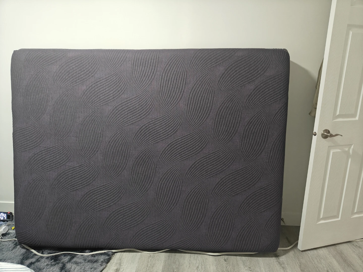 Sealy Queen size Mattress - photo 2