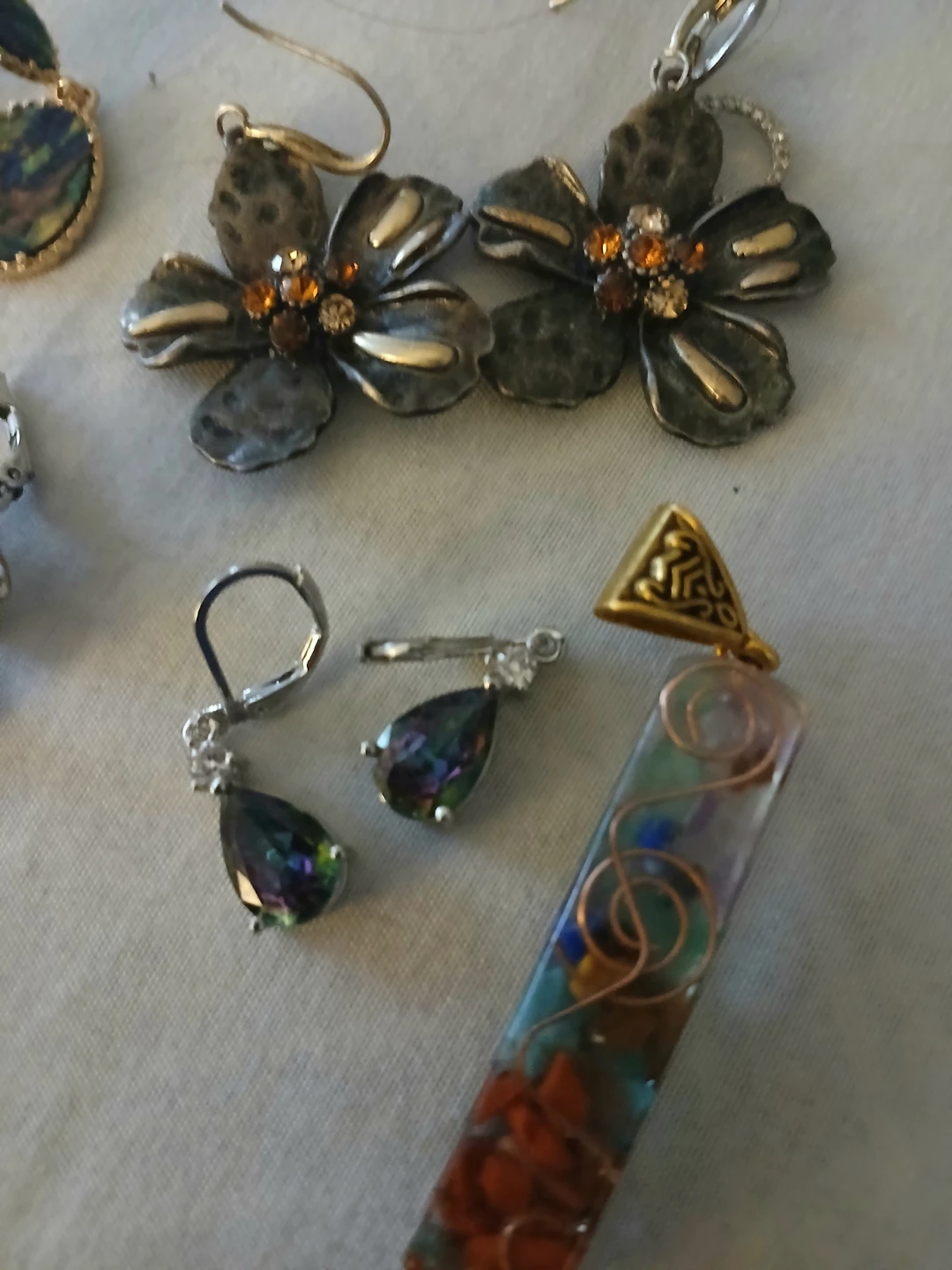 Assorted Earrings and Pendant Collection - photo 2