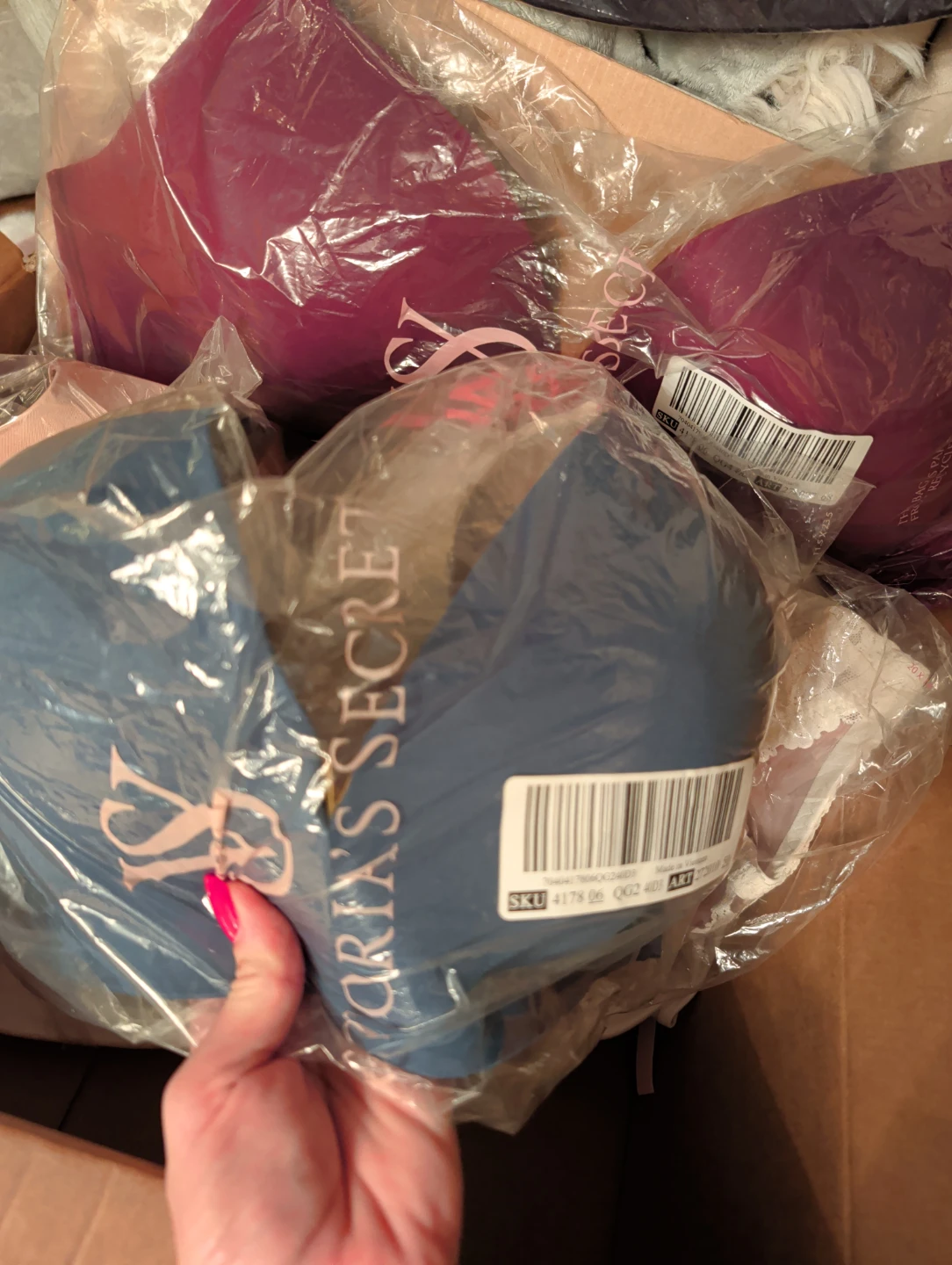 Victoria's Secret Bras - Assorted Styles/Colours size F/40DDD - photo 3