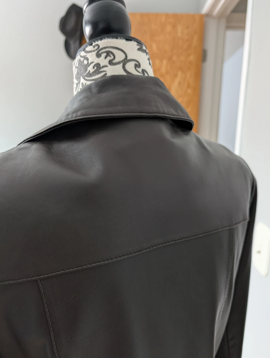 Danier Leather Jacket - Dark Brown - photo 2
