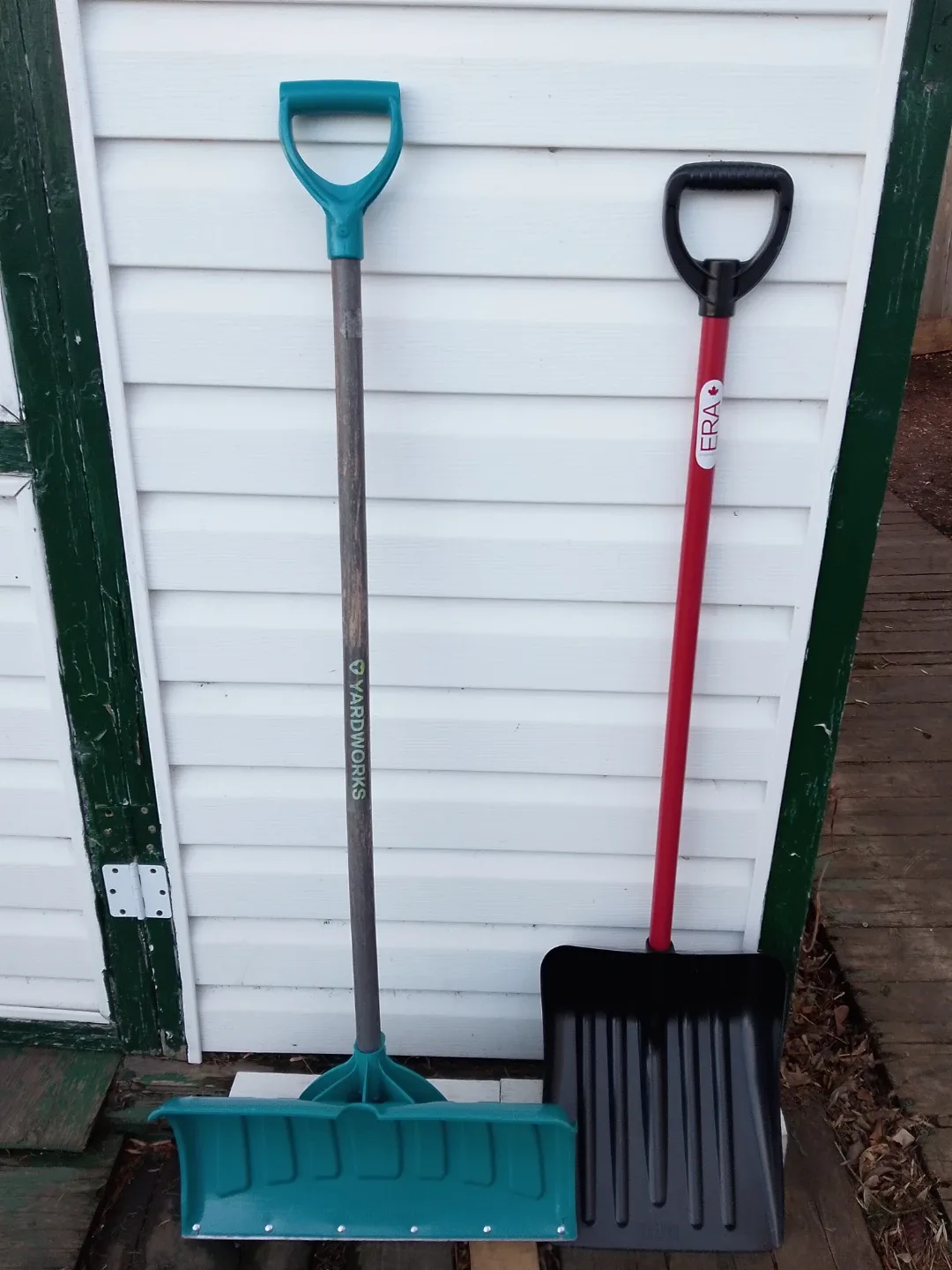 Yardworks Snow Shovel