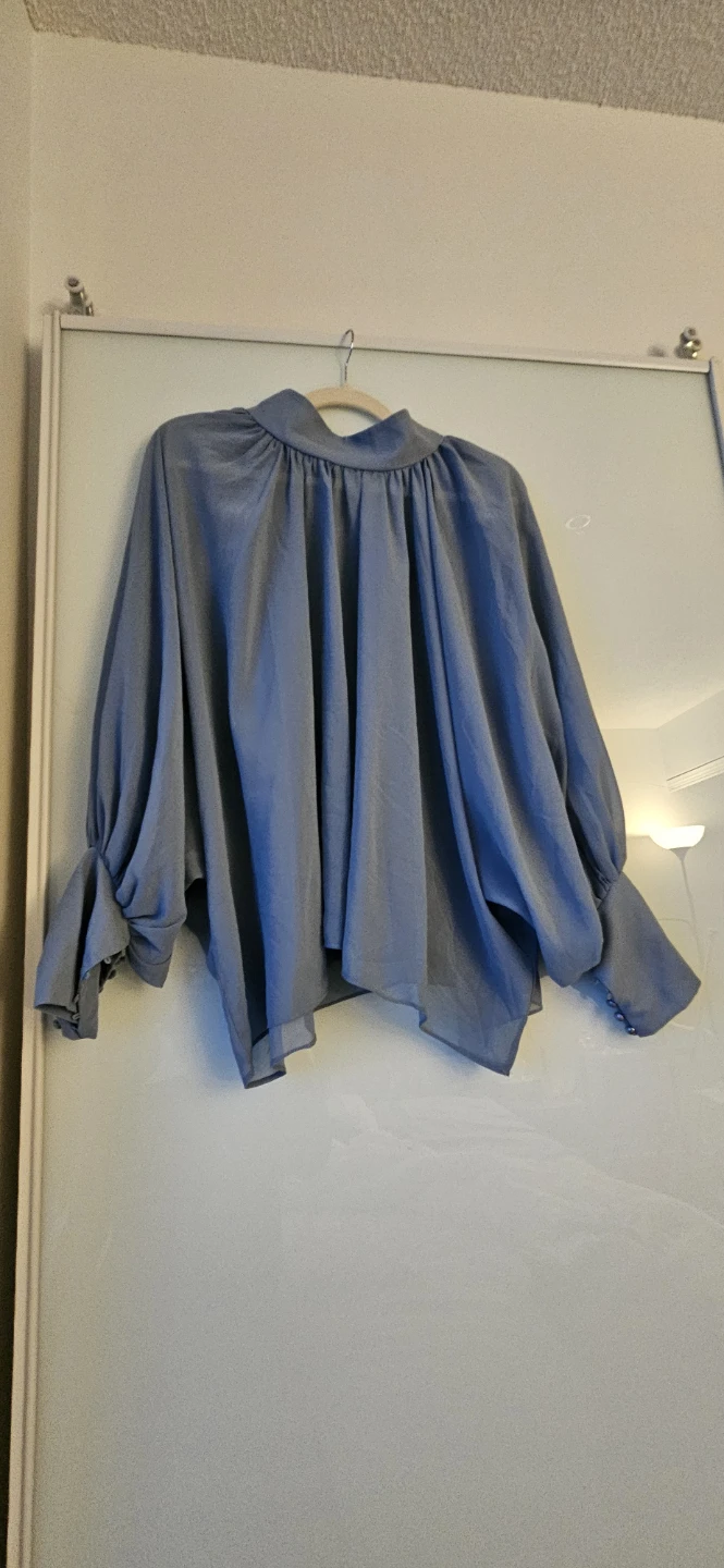 Sophisticated CBR Blue Blouse, Size Medium - Size Medium