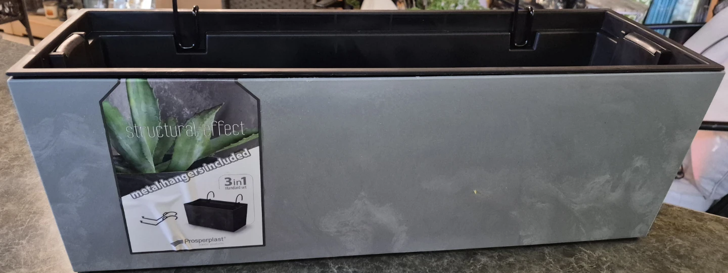 Balcony Planter Box with Metal Hangers self watering. - photo 5