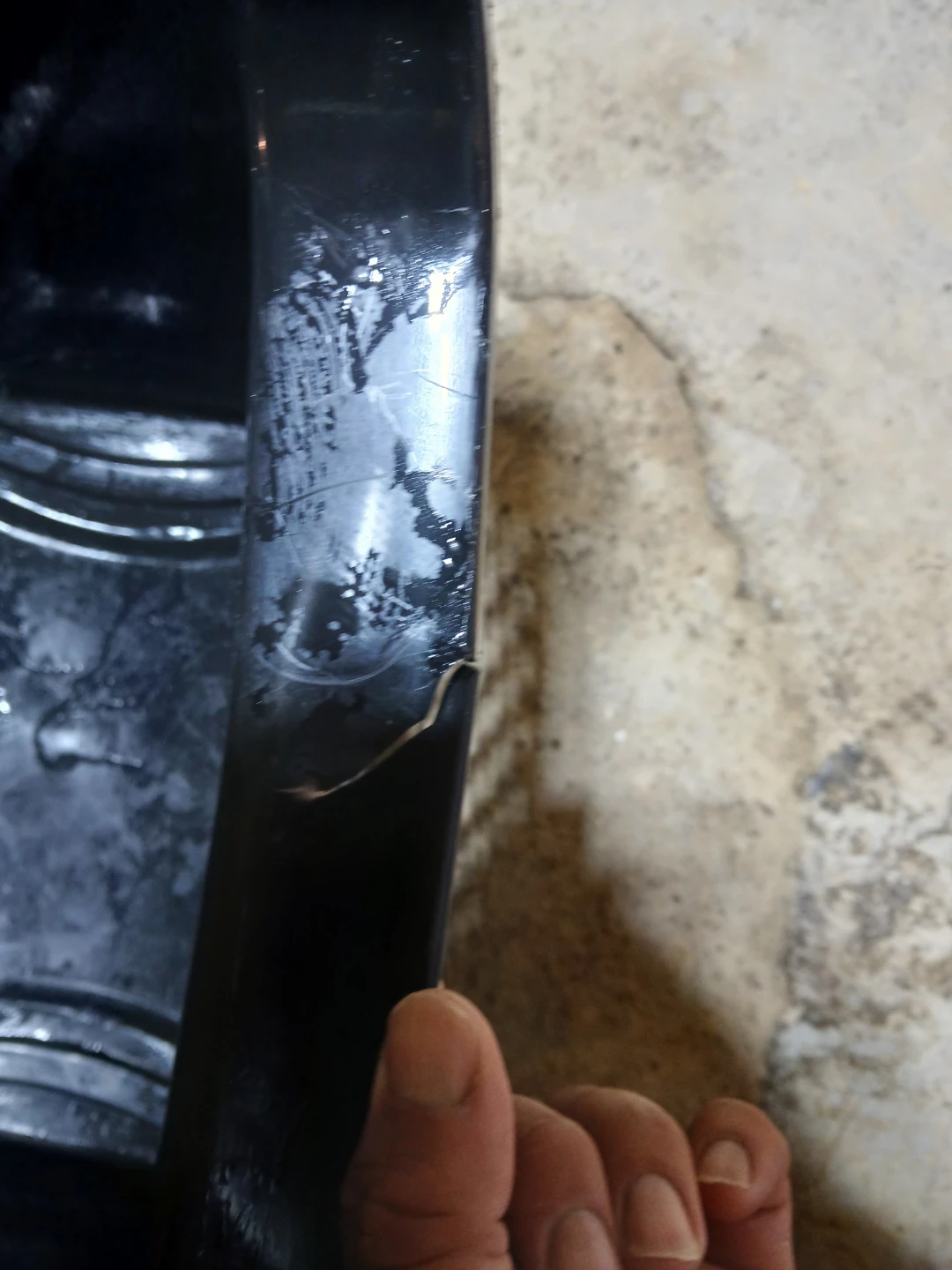 Black Plastic Laundry Basket - photo 5