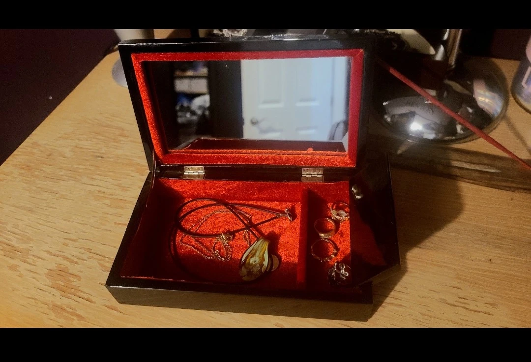 Vintage Jewelry Box with Mirror - photo 5