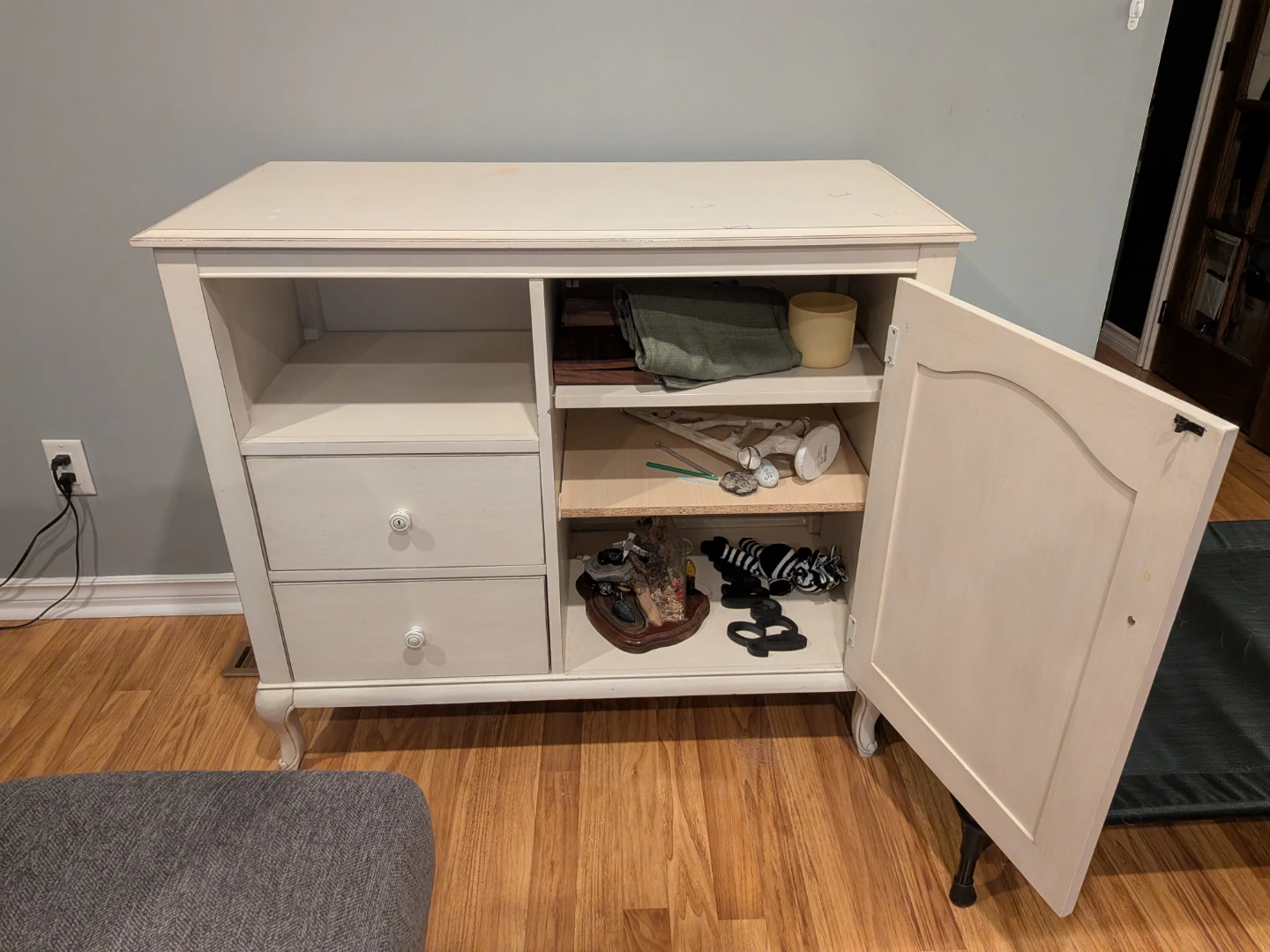 Sideboard Cabinet with Drawers and Door with shelves - photo 3