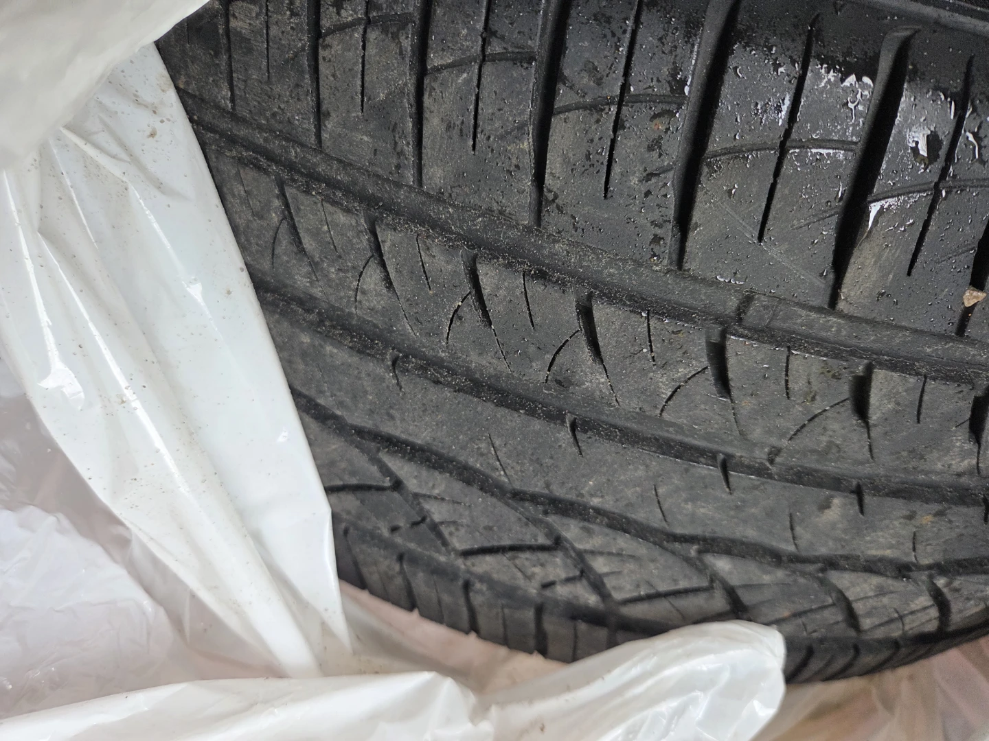 Set of 4 Tires - photo 2