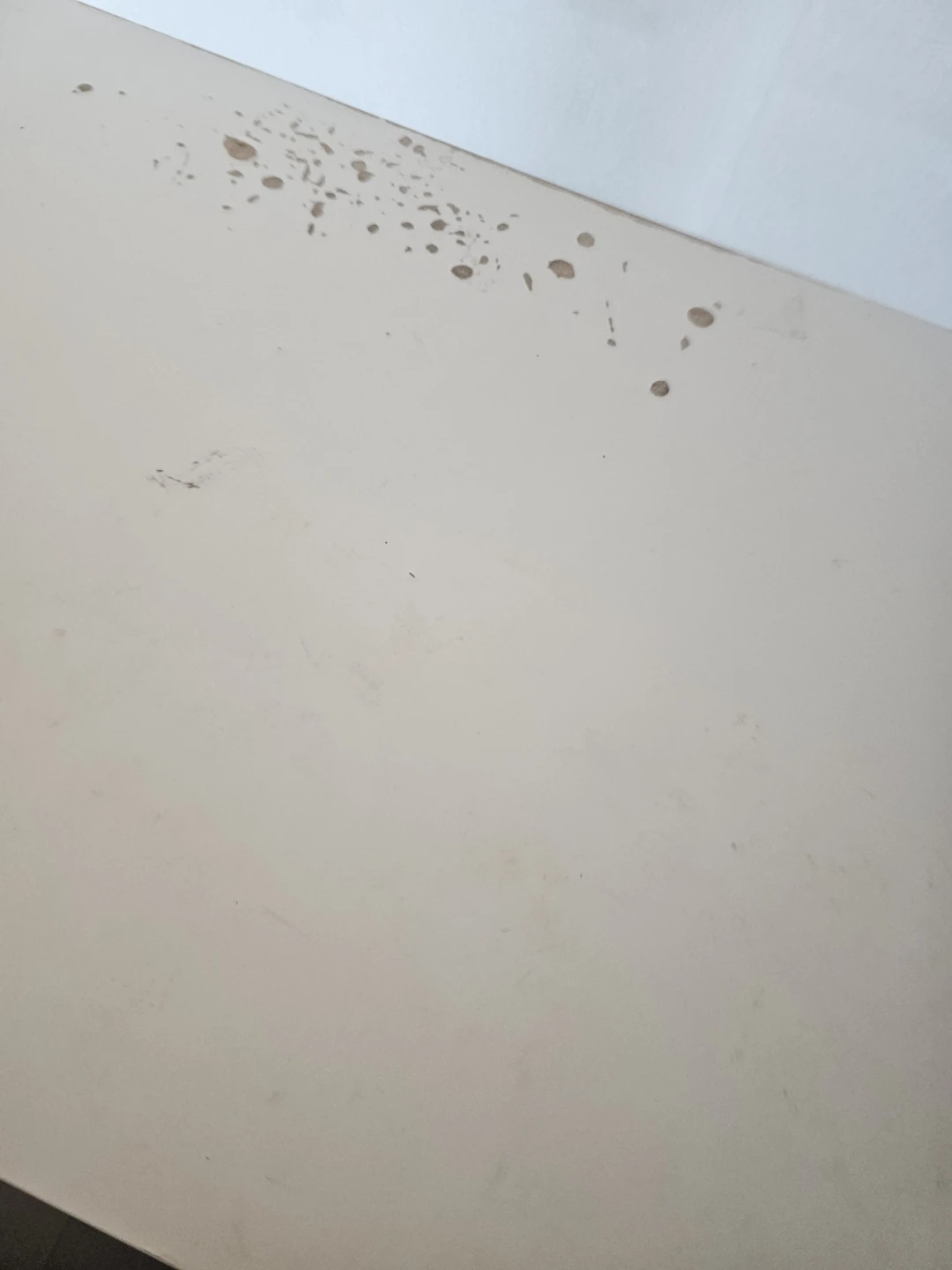 Free Ikea desk & chair - photo 4