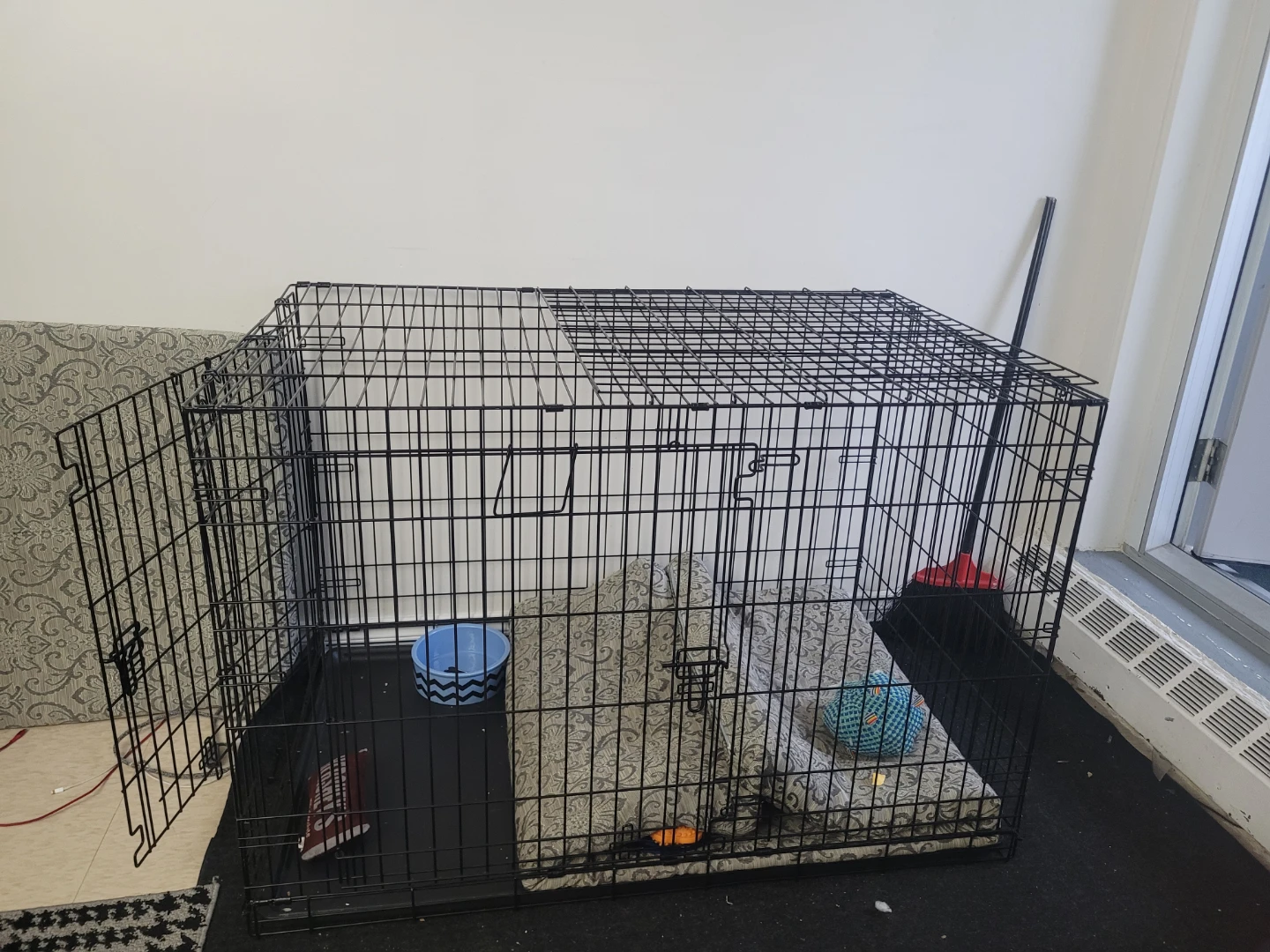 Large Dog Crate with Tray and Bedding - photo 2