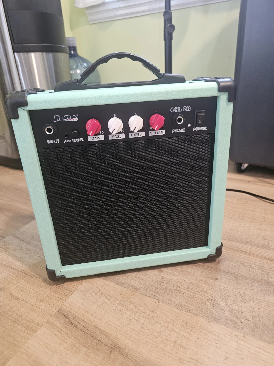 Max AGL-20 Guitar Amplifier