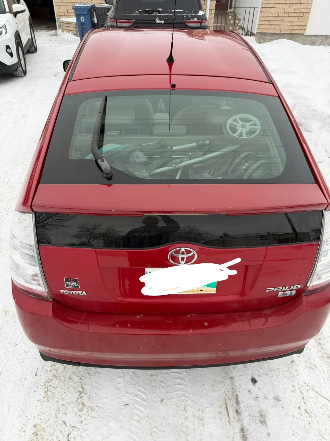 Red Toyota Prius Hybrid - photo 3