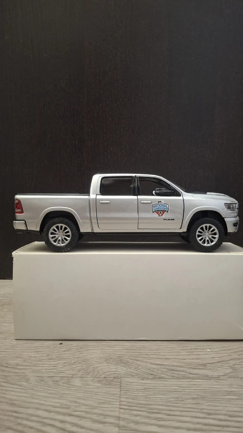 RAM 1500 Laramie Diecast Model Truck - photo 3