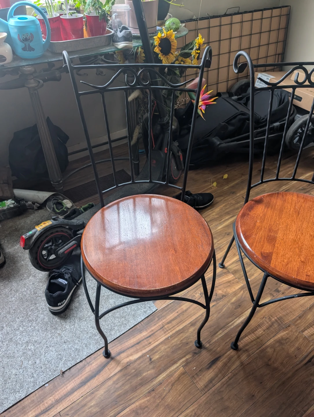 Set of 2 wrought iron chairs very solid and in mint shape - photo 2