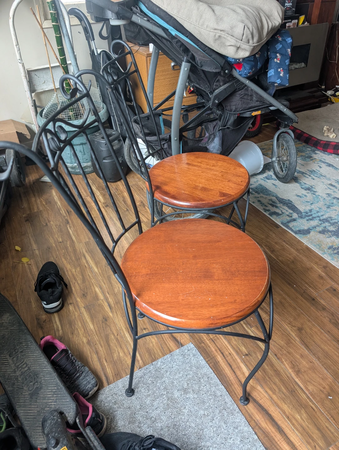 Set of 2 wrought iron chairs very solid and in mint shape - photo 3