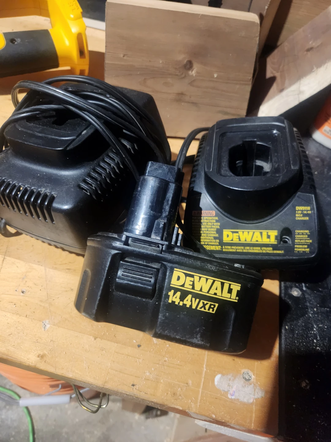 DeWalt 14.4V XR Battery and Charger