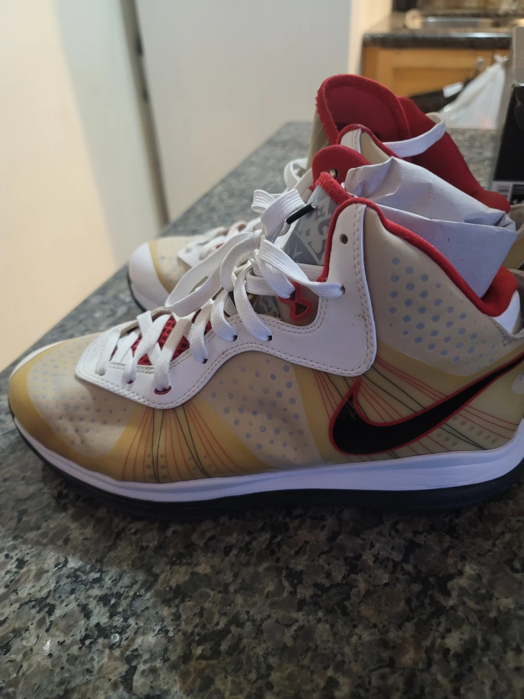 Nike LeBron 8 V/2 Basketball Shoes 'Miami Heat Home' - photo 4