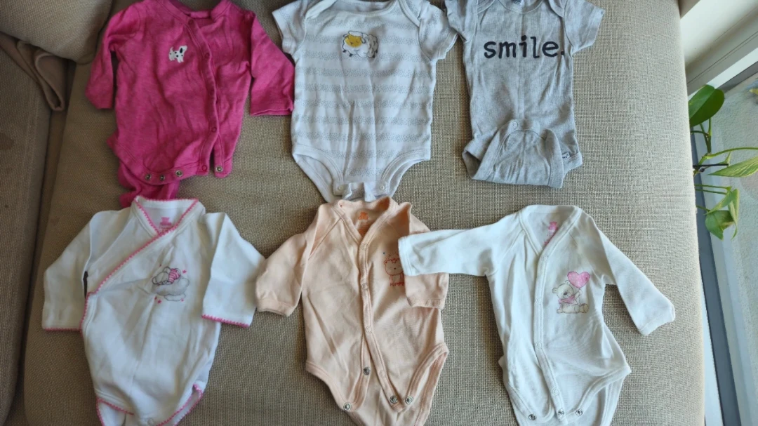 2-4 $ per piece : Baby Clothes Bundle (Various Brands)