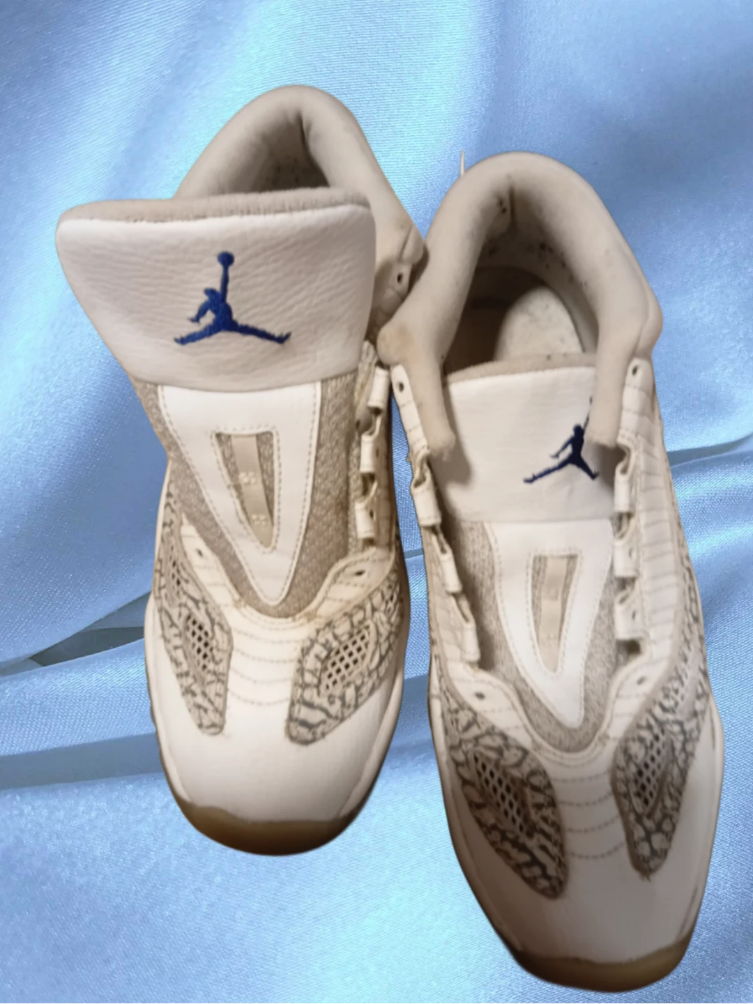 Jordan 11 Low White Elephant Print
