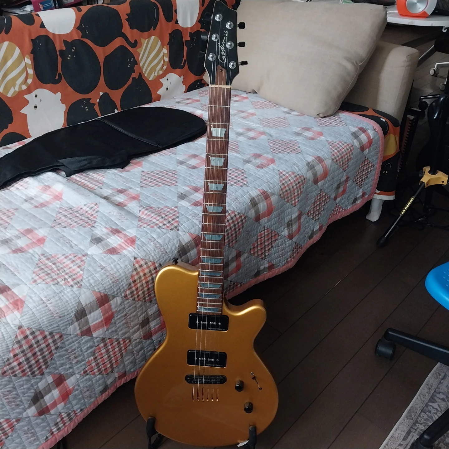 Gold Electric Guitar lg p90 gold - photo 2