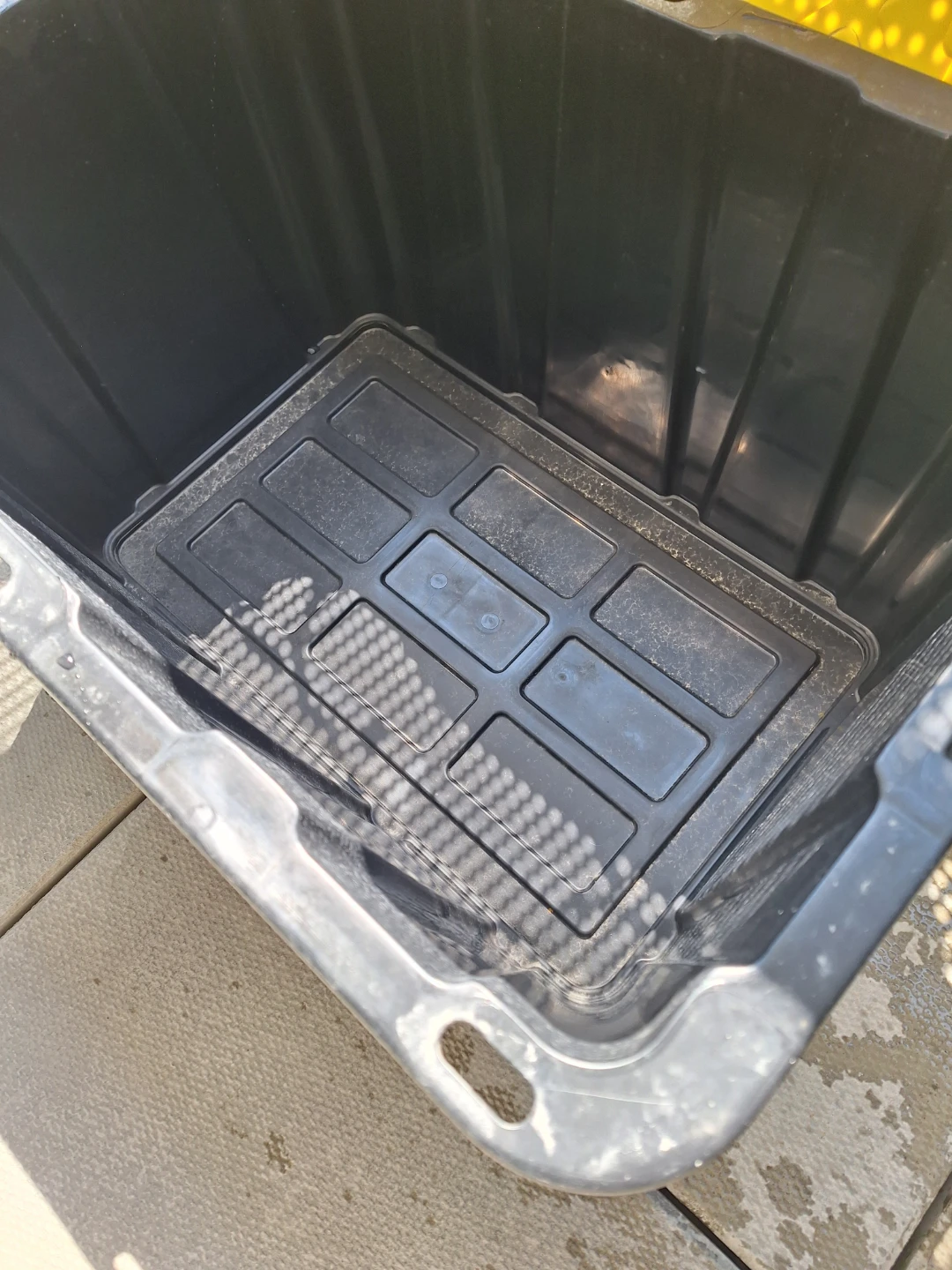 HDX Tough Tote 102 Litre Storage Bin with Lid - photo 2