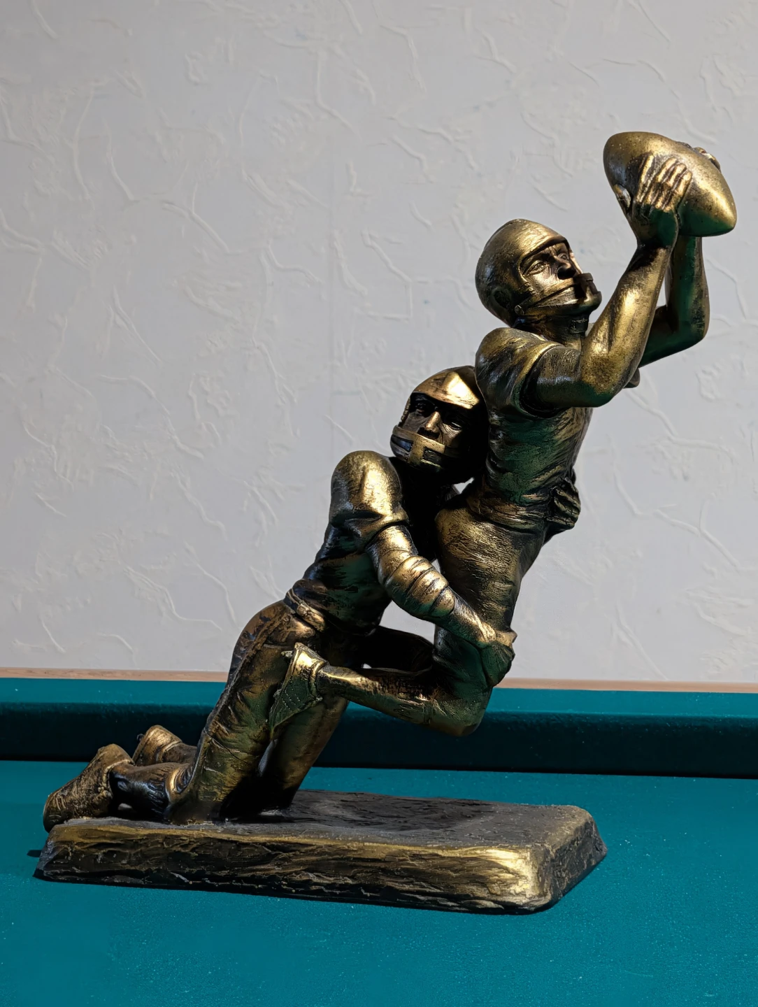 Football Sculpture Statue - photo 4