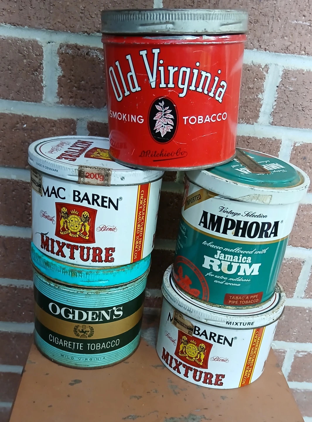 Vintage tins and V-Master Cigarette Maker with Original Box - photo 4