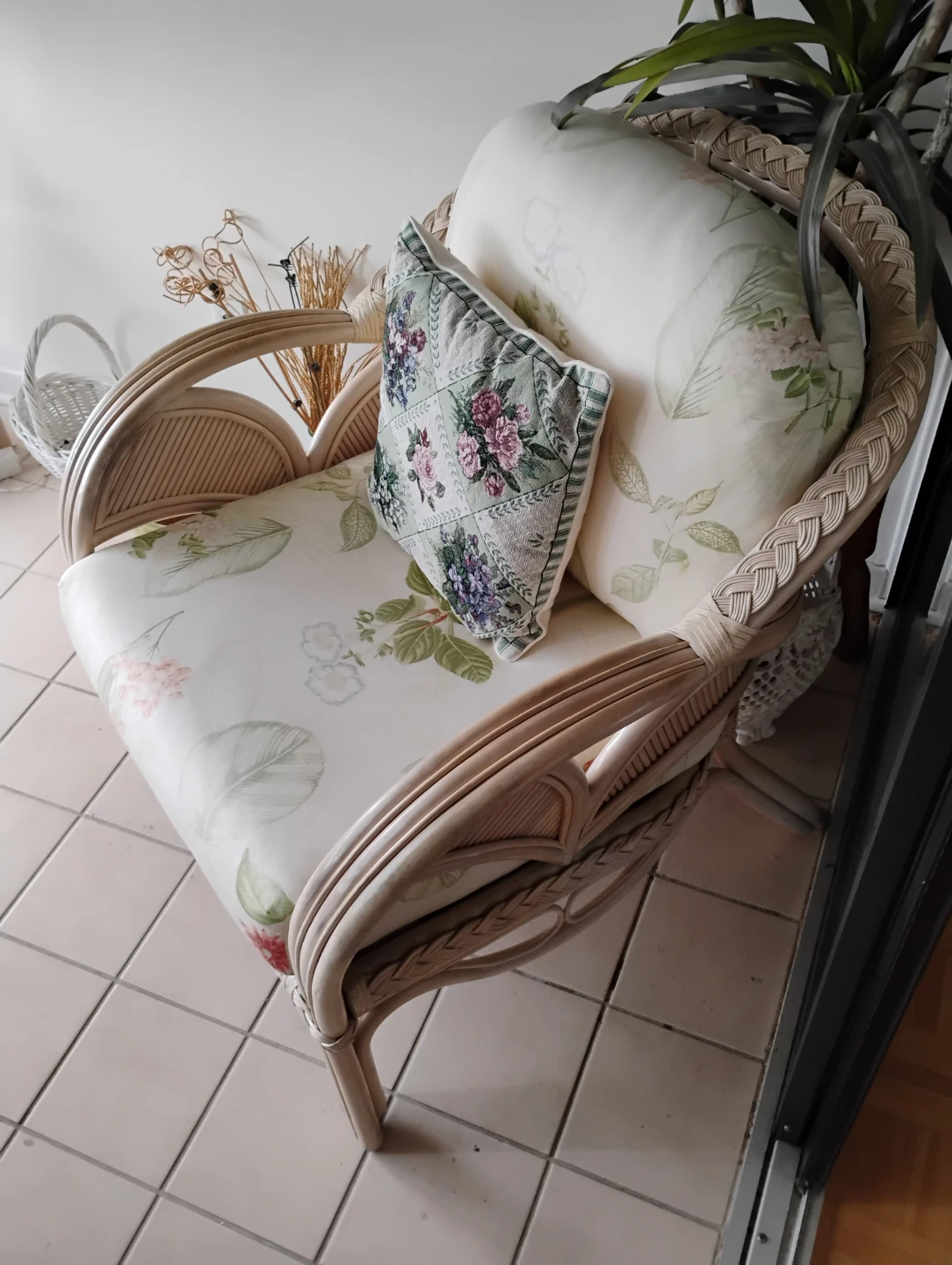 Pair Of Wicker Chairs - photo 2