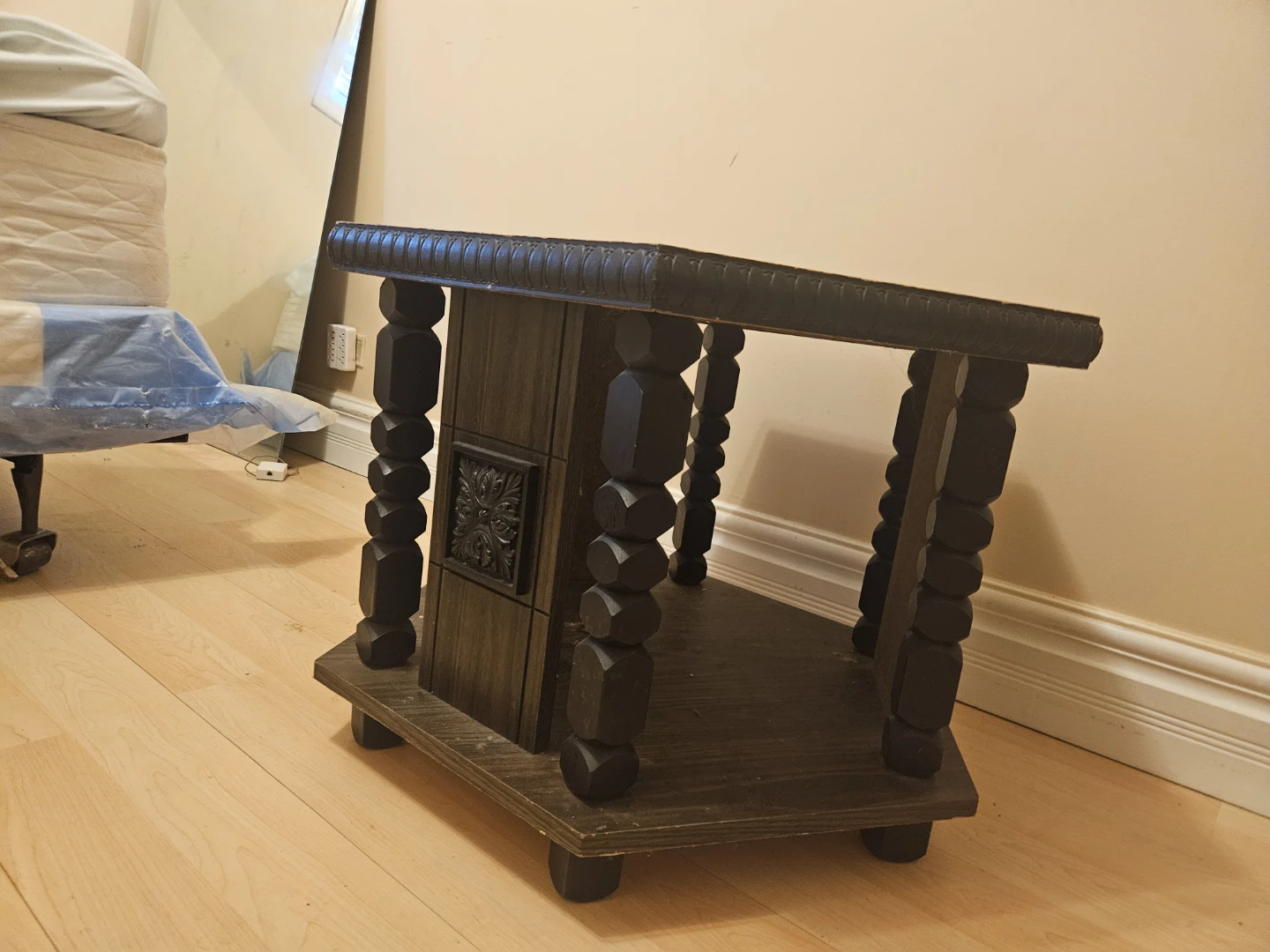 Hexagonal End Table - photo 3