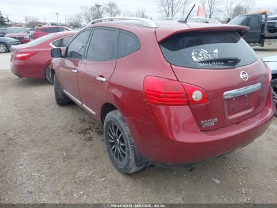 2015 Nissan Rogue SV - photo 2