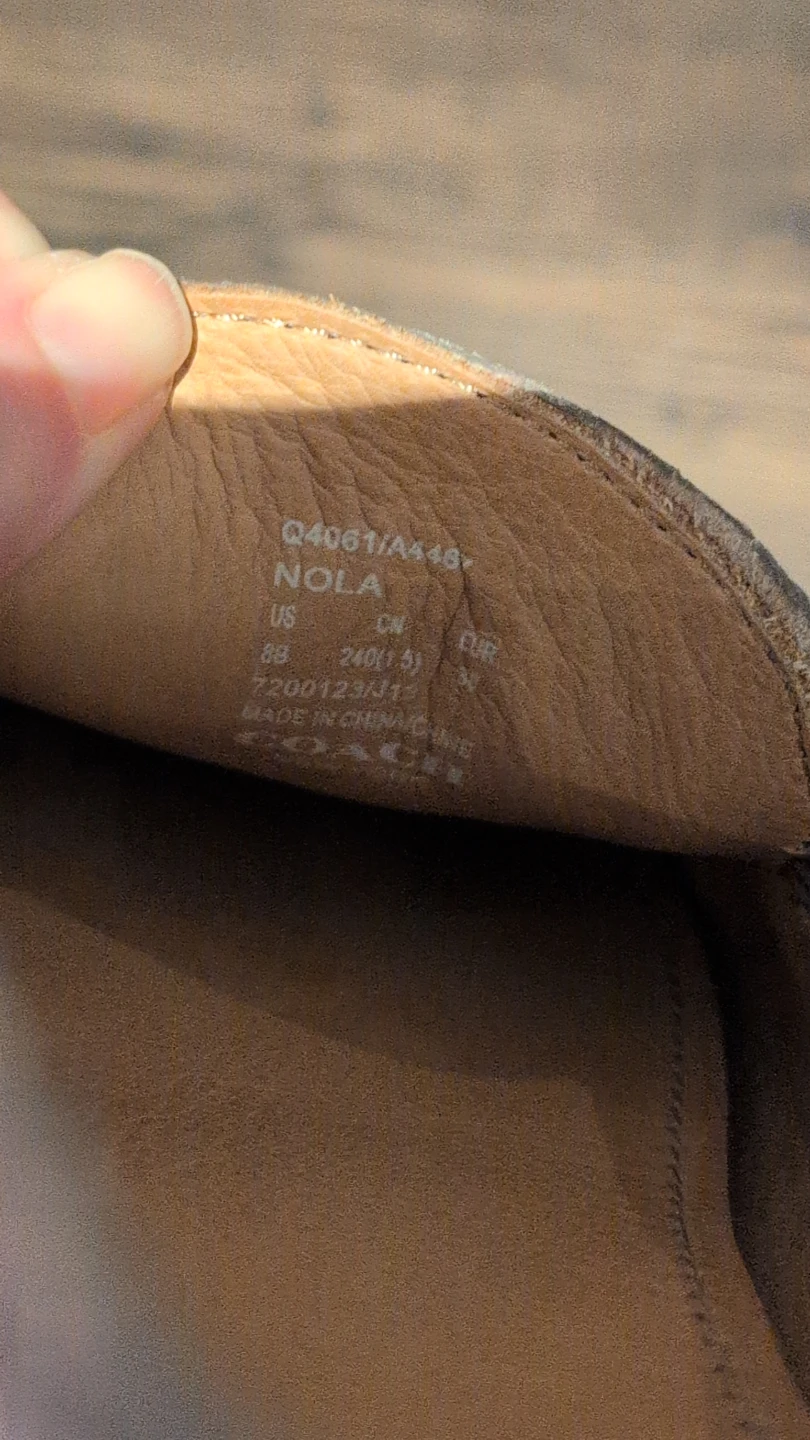 Coach Nola Loafers - Gold Textured Leather - Size 8B - photo 2
