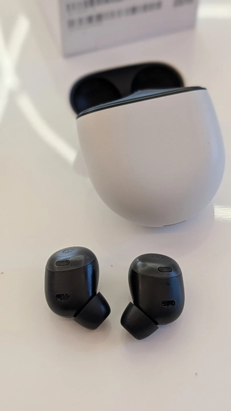 Google Pixel Buds Pro in mint condition! - photo 2
