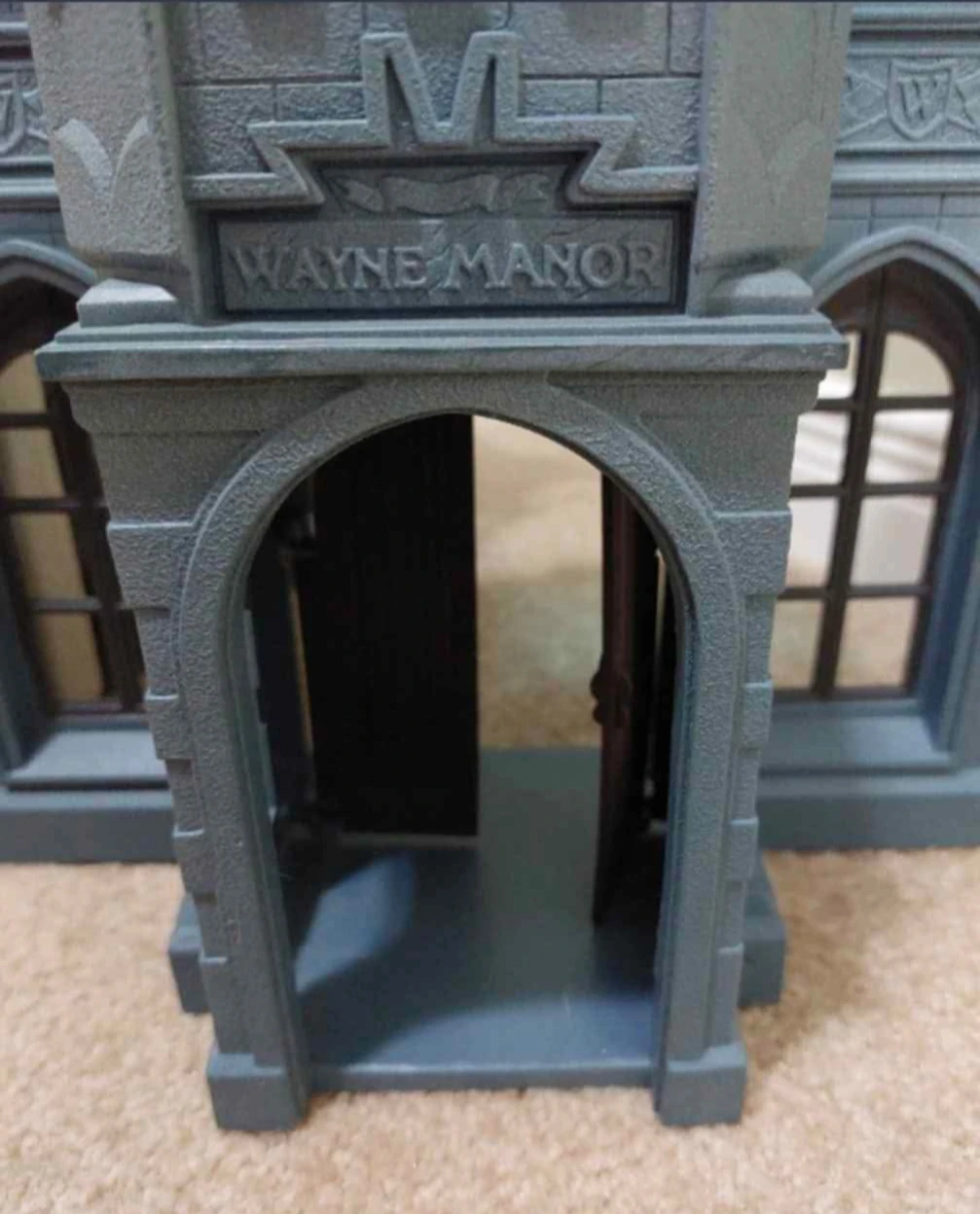 Batman Wayne Manor Playset - photo 2