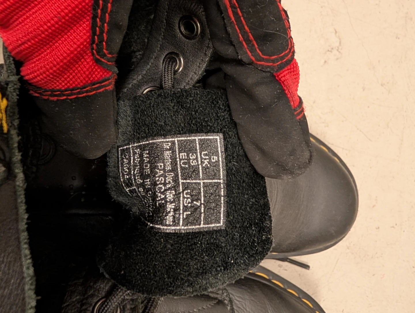 Dr. Martens Pascal Black Leather Boots Size 7 UK - photo 4
