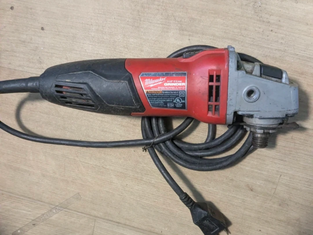Milwaukee 4.5" Angle Grinder - photo 5