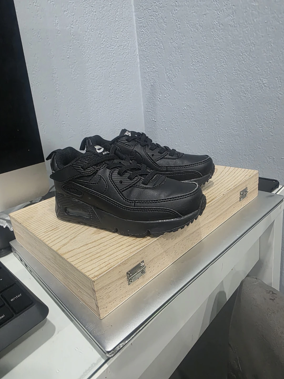 Nike Air Max 90 Black Leather Sneakers - photo 4