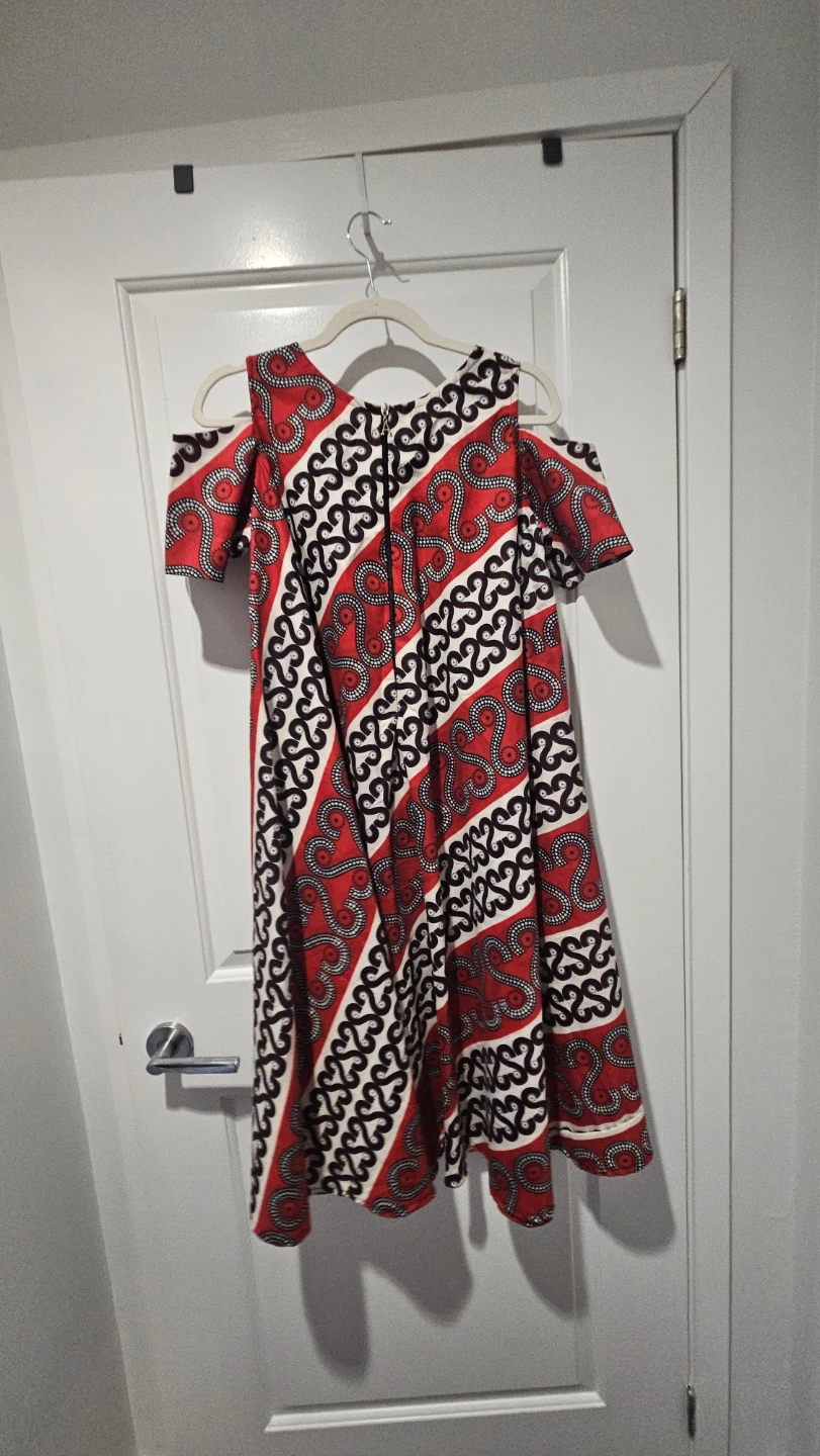 NEW Cold Shoulder Dress, multicolored pattern, size 12 (M-L) - photo 4