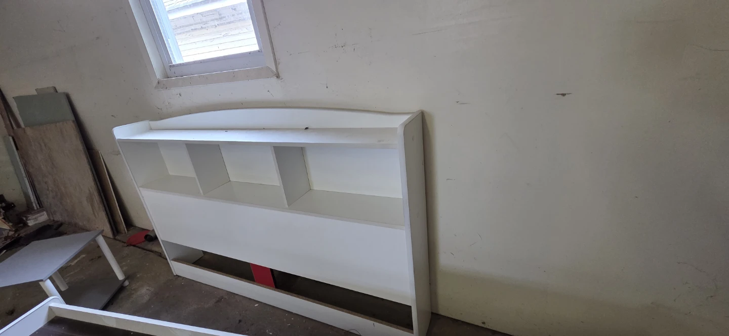 Queen bedframe and headboard - photo 2