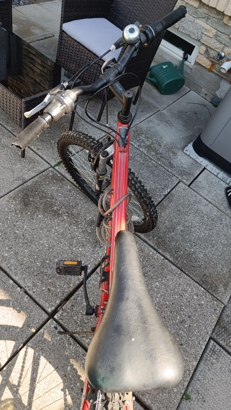 Mongoose Frontier Mountain Bike - Red 21 speed 24 inch - photo 2