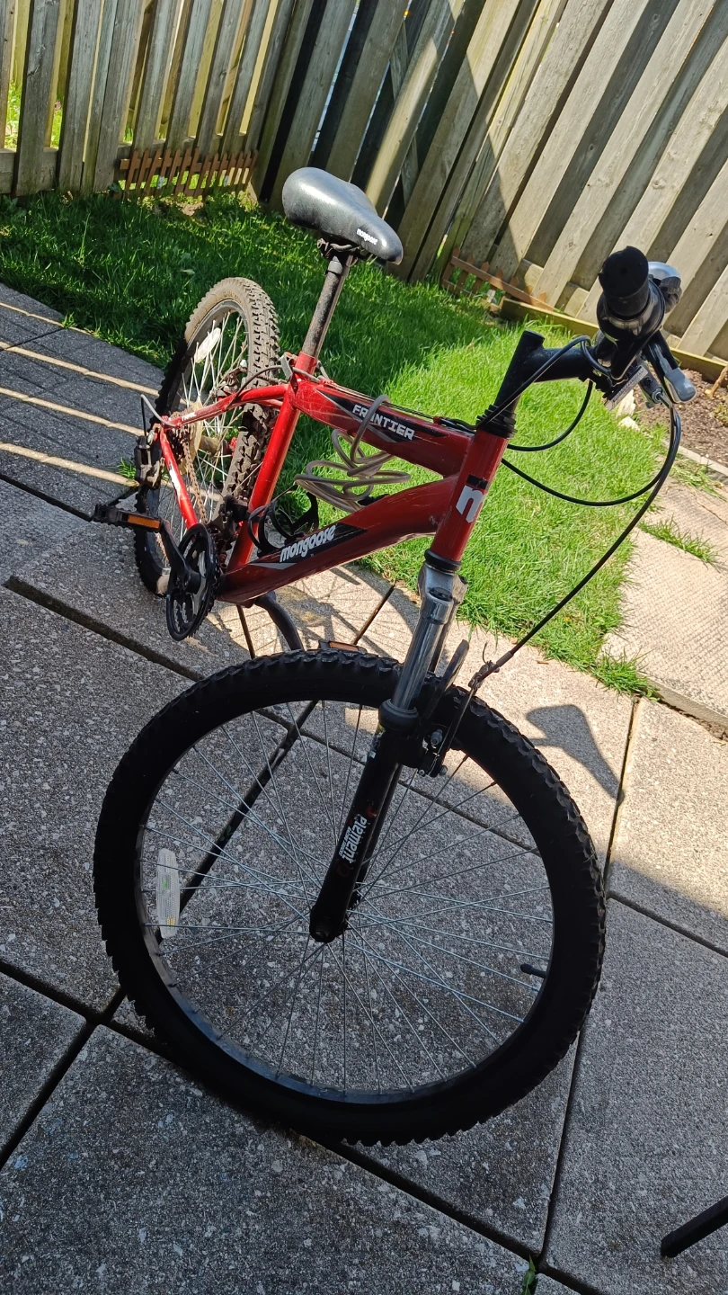 Mongoose Frontier Mountain Bike - Red 21 speed 24 inch - photo 3