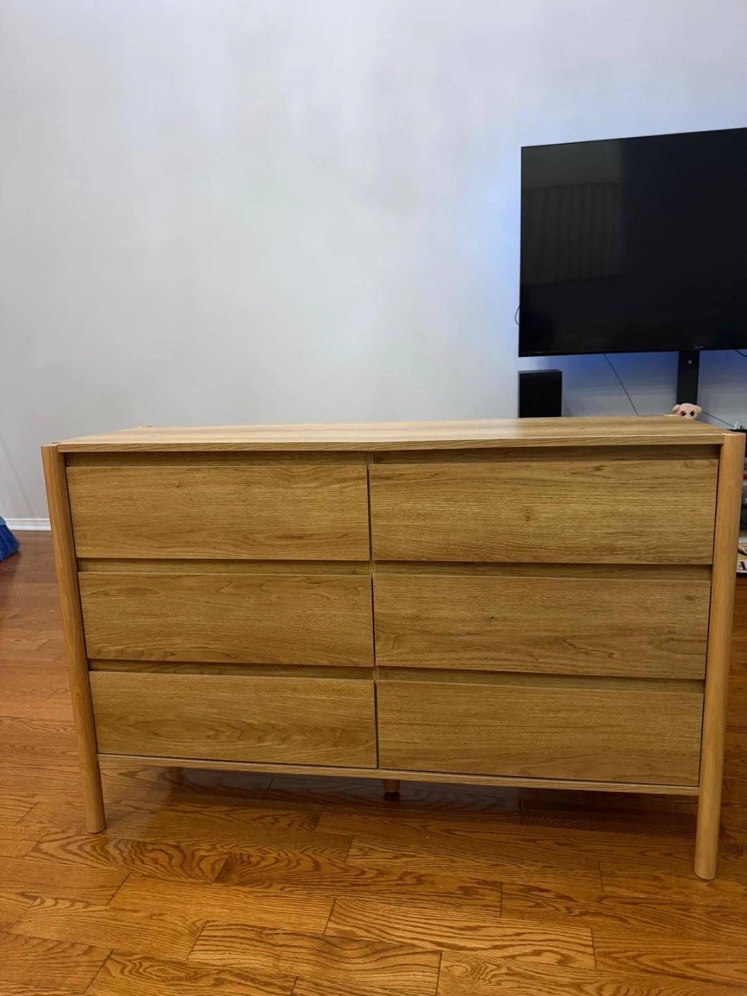 Light Wood 6-Drawer Dresser