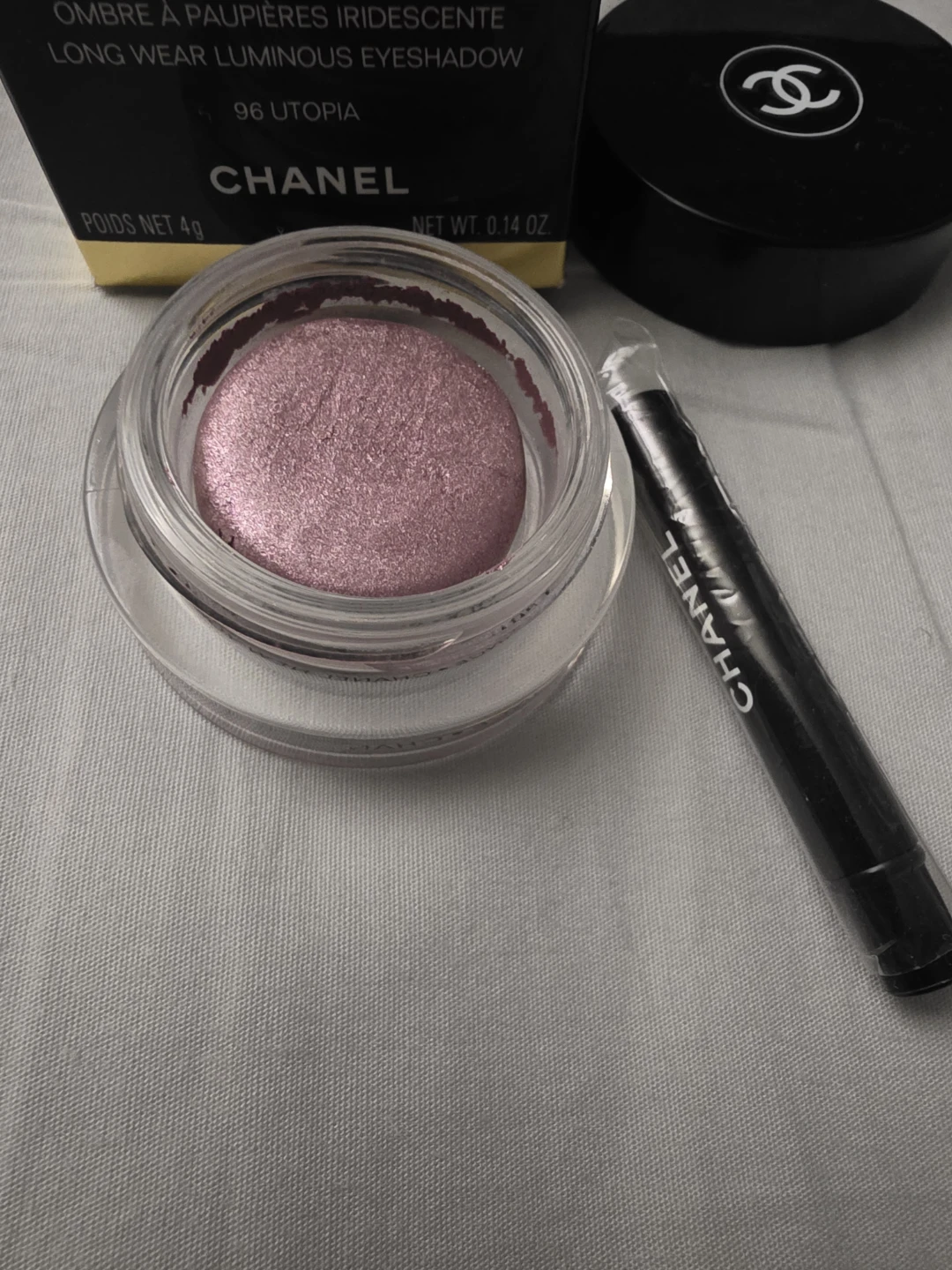 Chanel Illusion d'Ombre Long Wear Luminous Eyeshadow 96 Utopia - photo 2