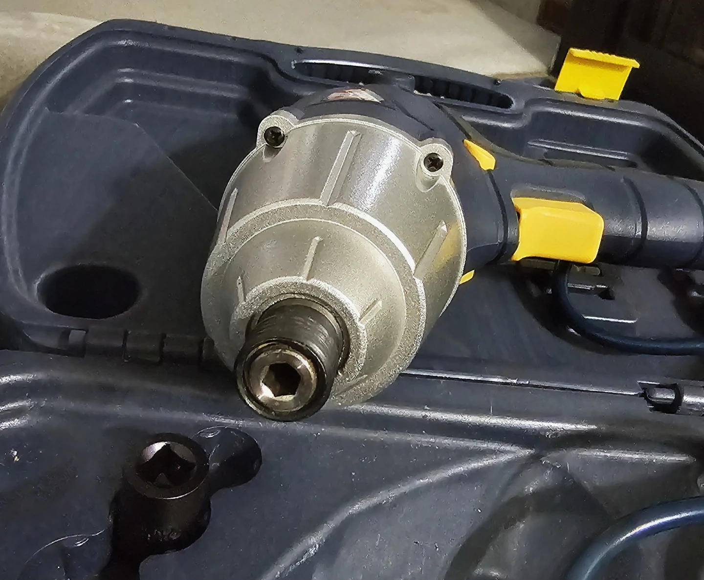 Mastercraft Impact Wrench with Case - photo 2