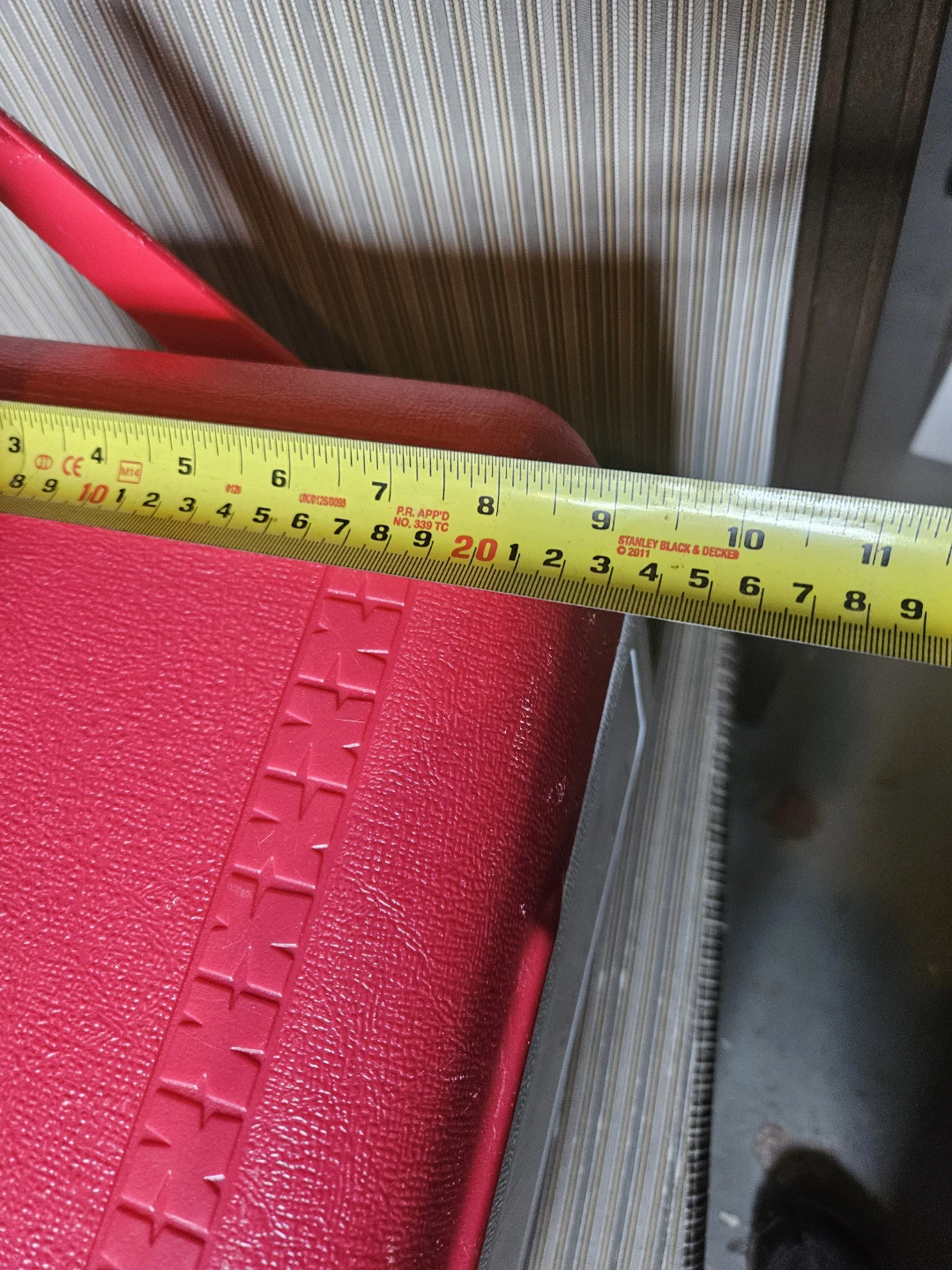 Rubbermaid Cooler Red/White - photo 4