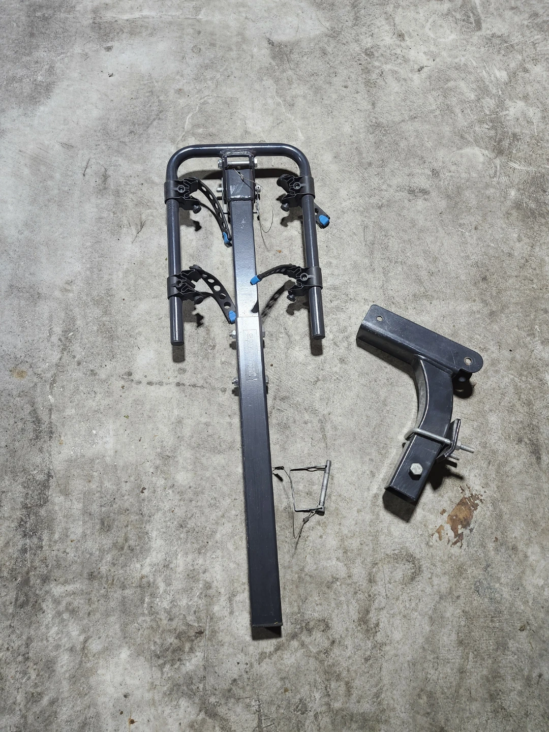 Used hitch-mounted bicycle rack