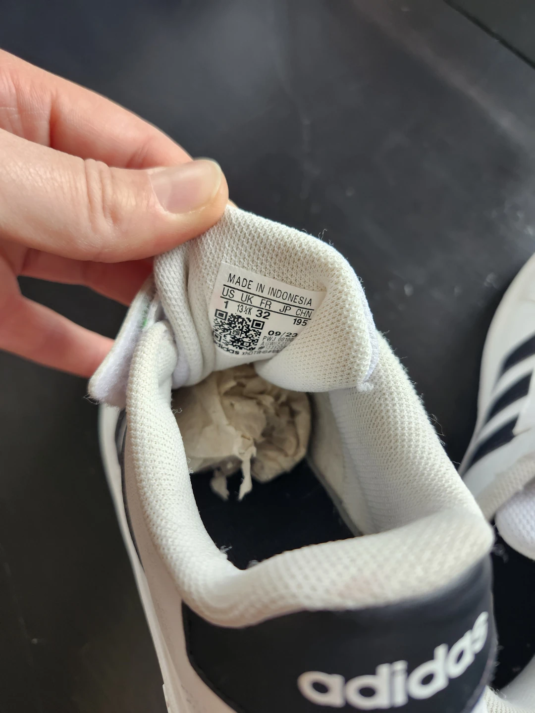 Adidas Kids White & Black Sneakers Size 1 - photo 3
