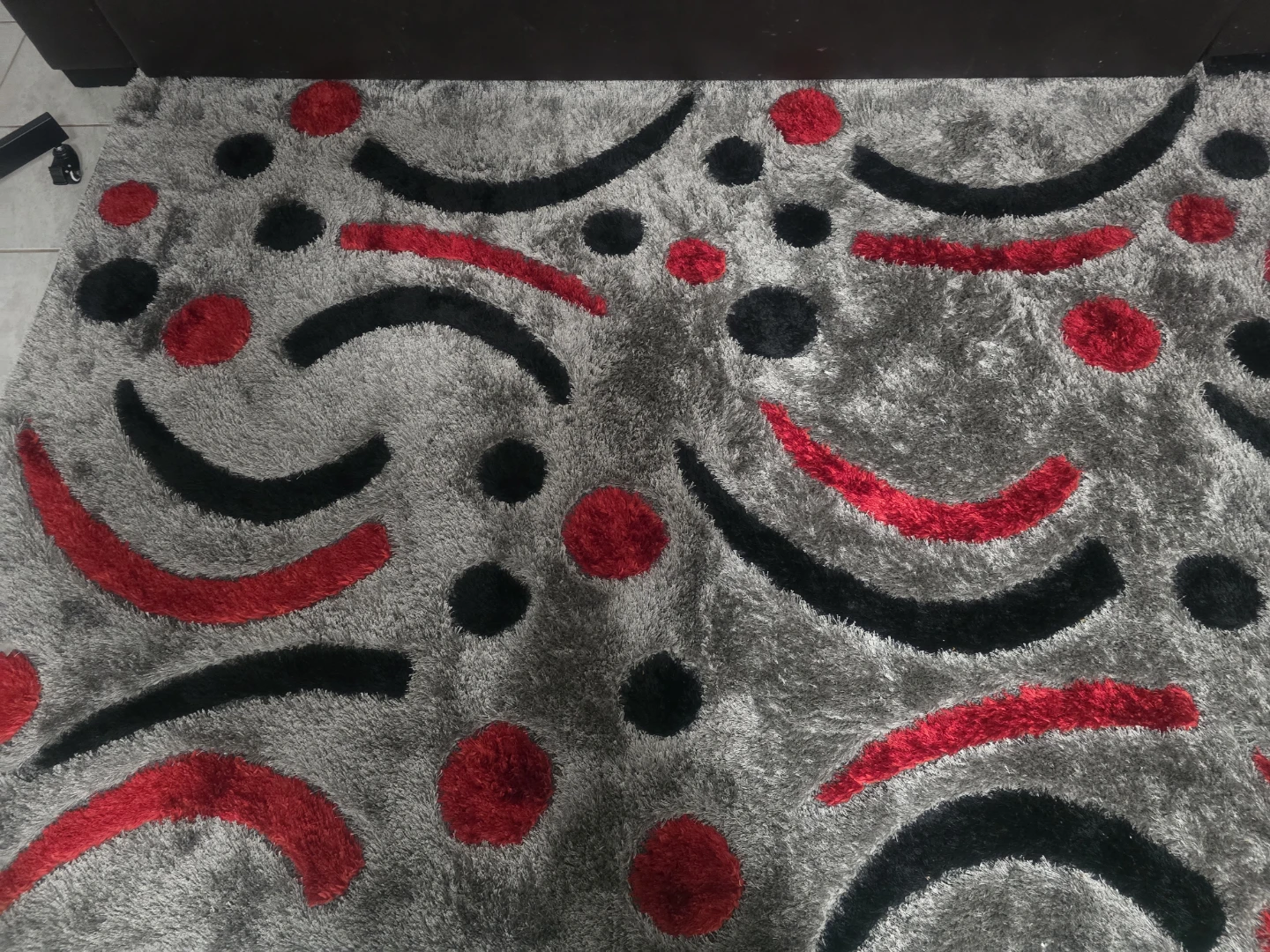 Shaggy Area Rug - Grey, Red & Black Design
