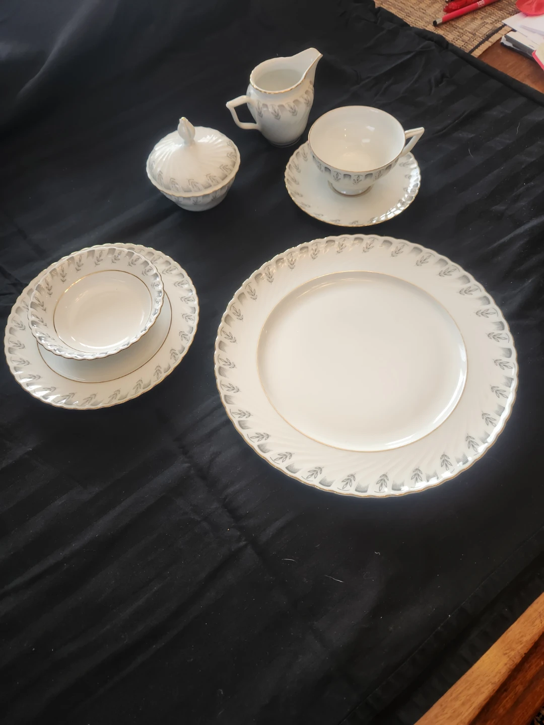 White Porcelain Dinnerware Set - photo 2