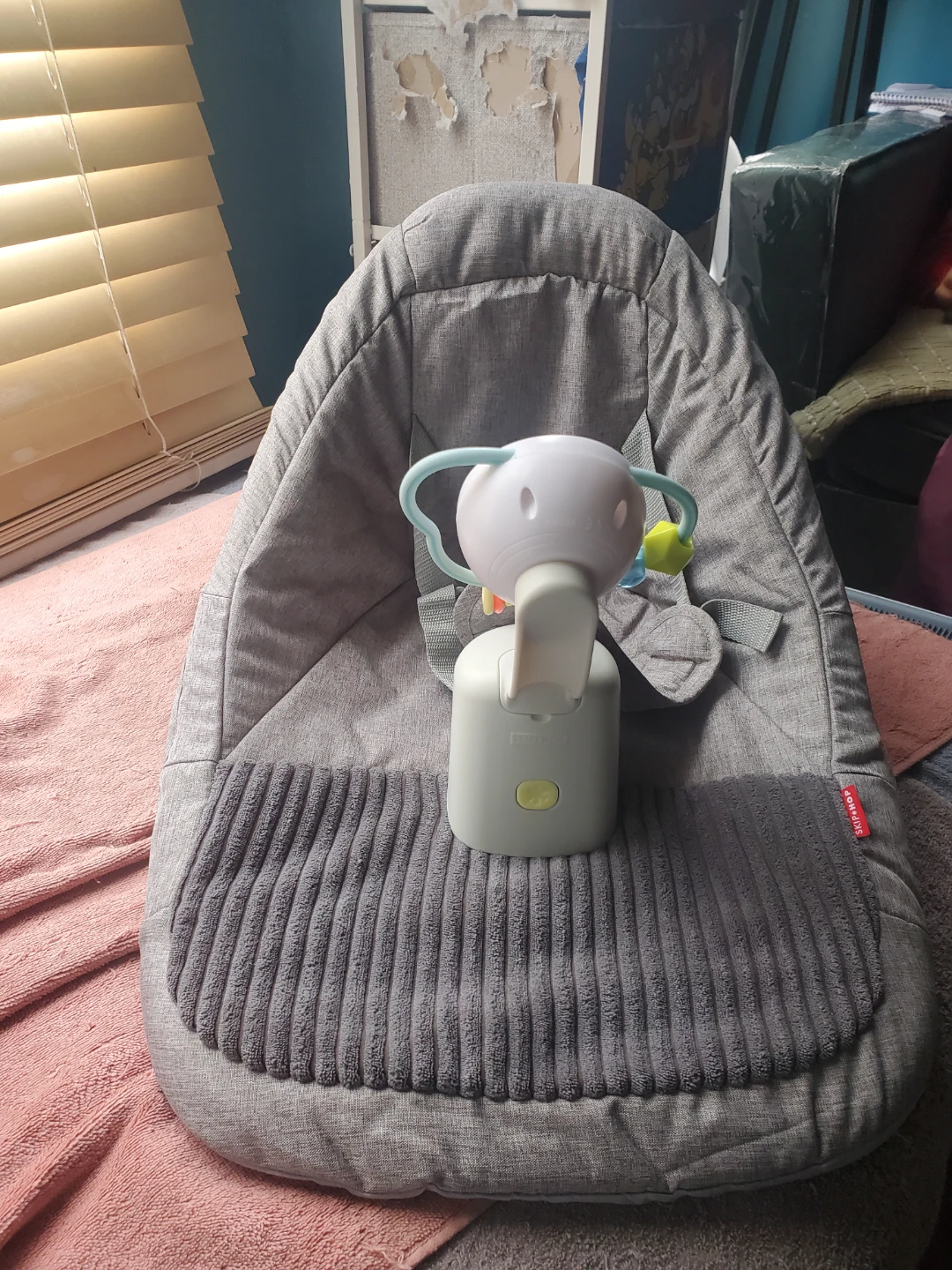 Skip Hop Baby Ergonomic Upright Activity Floor Seat with Toy - photo 2