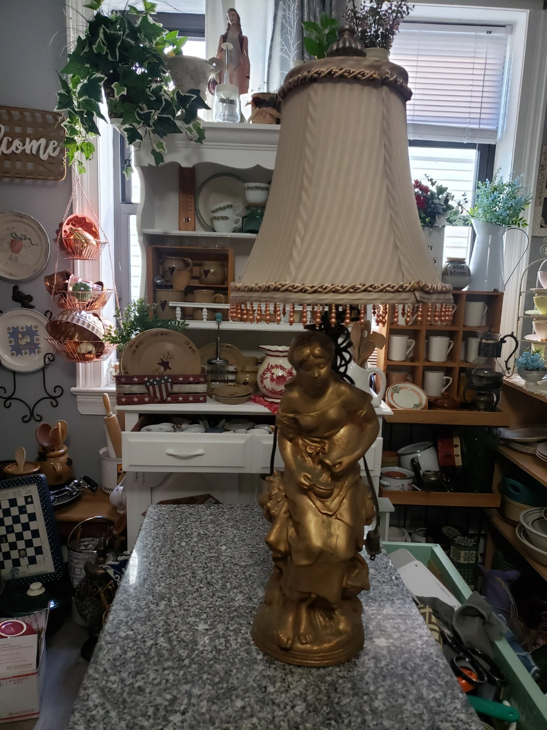 French provincial Lamp with Shade - photo 2