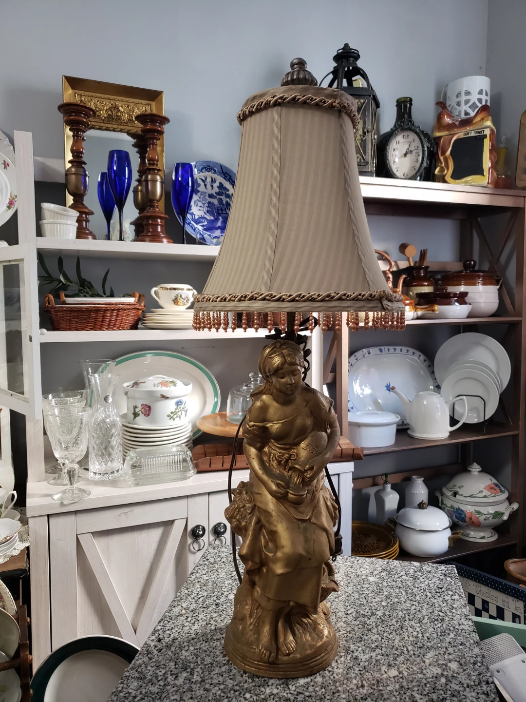 French provincial Lamp with Shade - photo 3